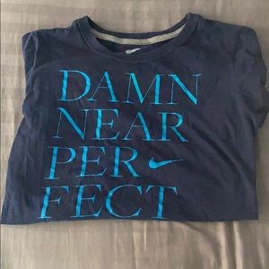 Shirt sleeve Nike tee